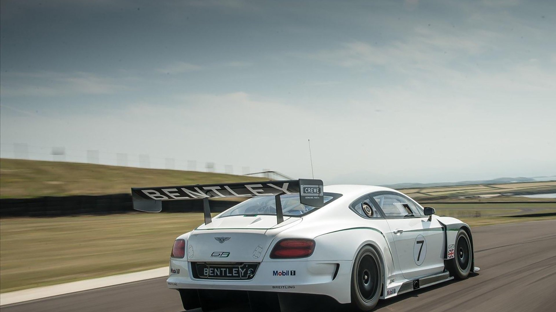 开云体育全站-【规则影响】新规则如何改变顶尖运动员的战术布局?,运动员战术决策的水平和质量取决于哪些因素